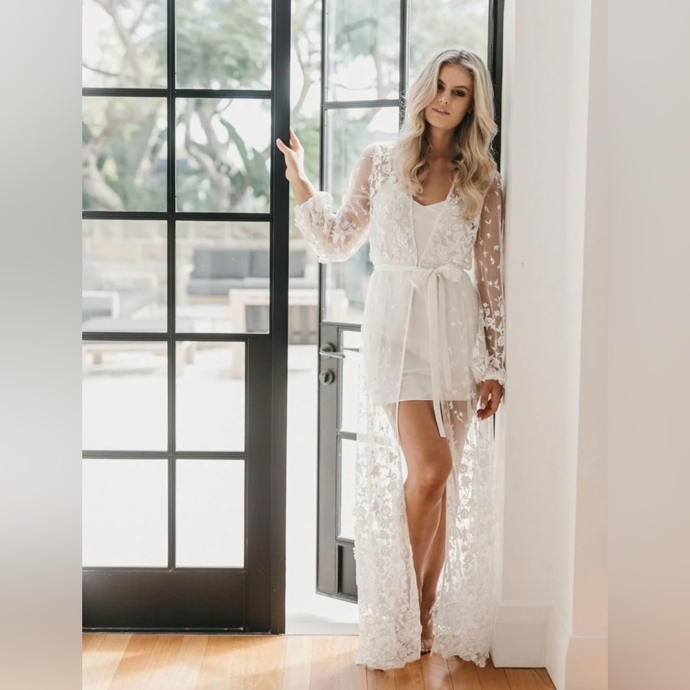 Le Rose Adele Lace Maxi Bridal Robe XS/S White - Slip included